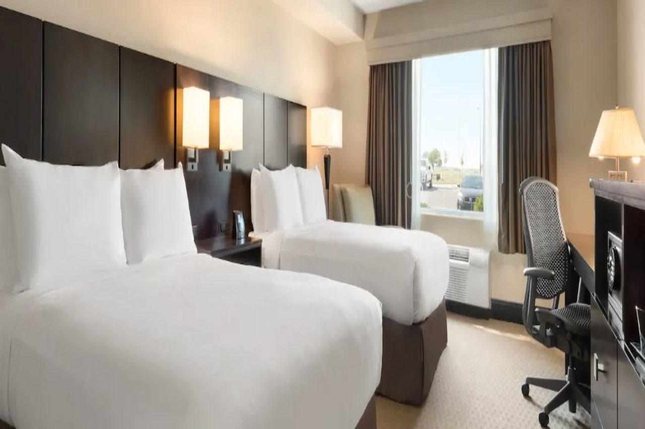 Doubletree By Hilton Wichita Airport Hotel Ngoại thất bức ảnh