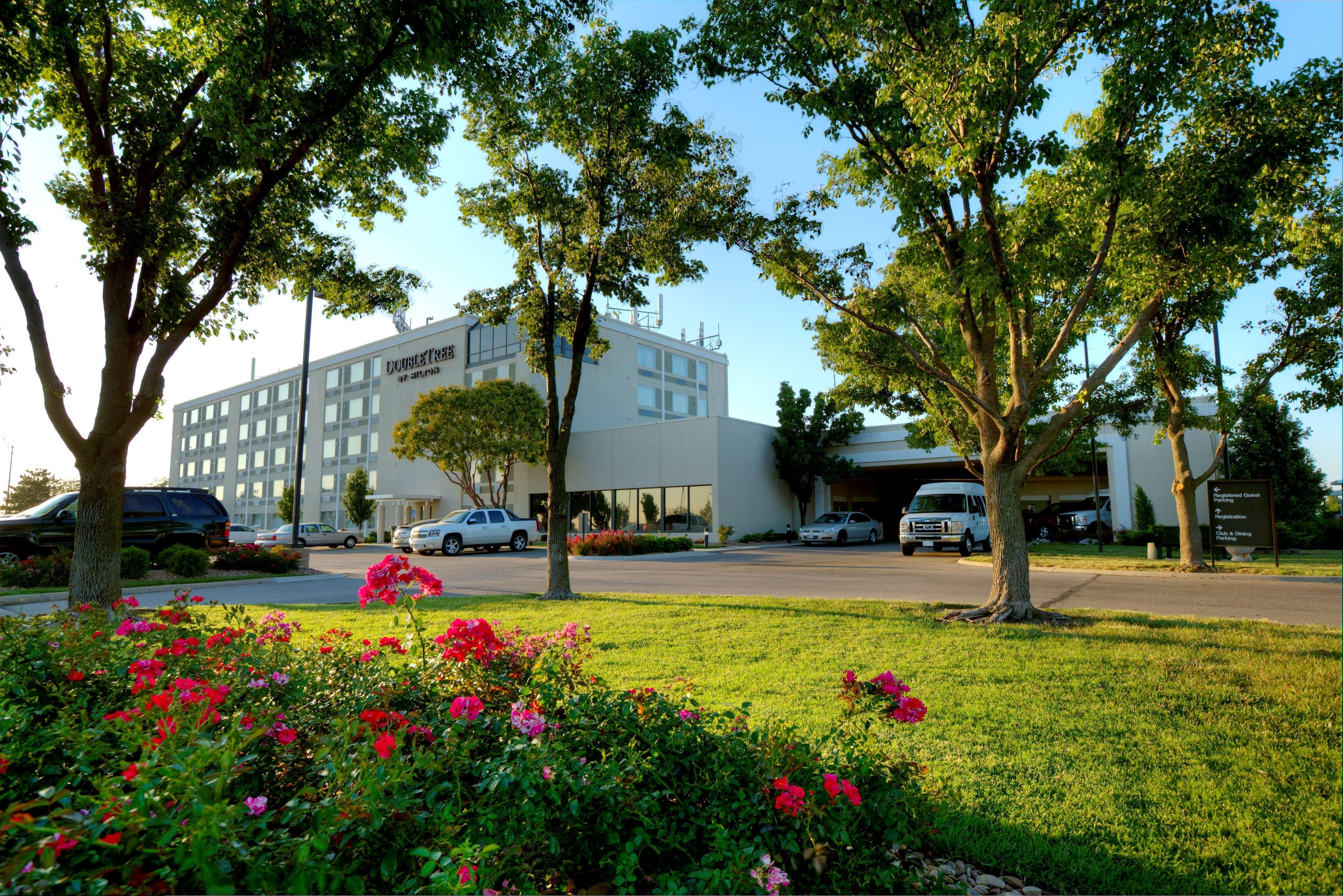 Doubletree By Hilton Wichita Airport Hotel Ngoại thất bức ảnh