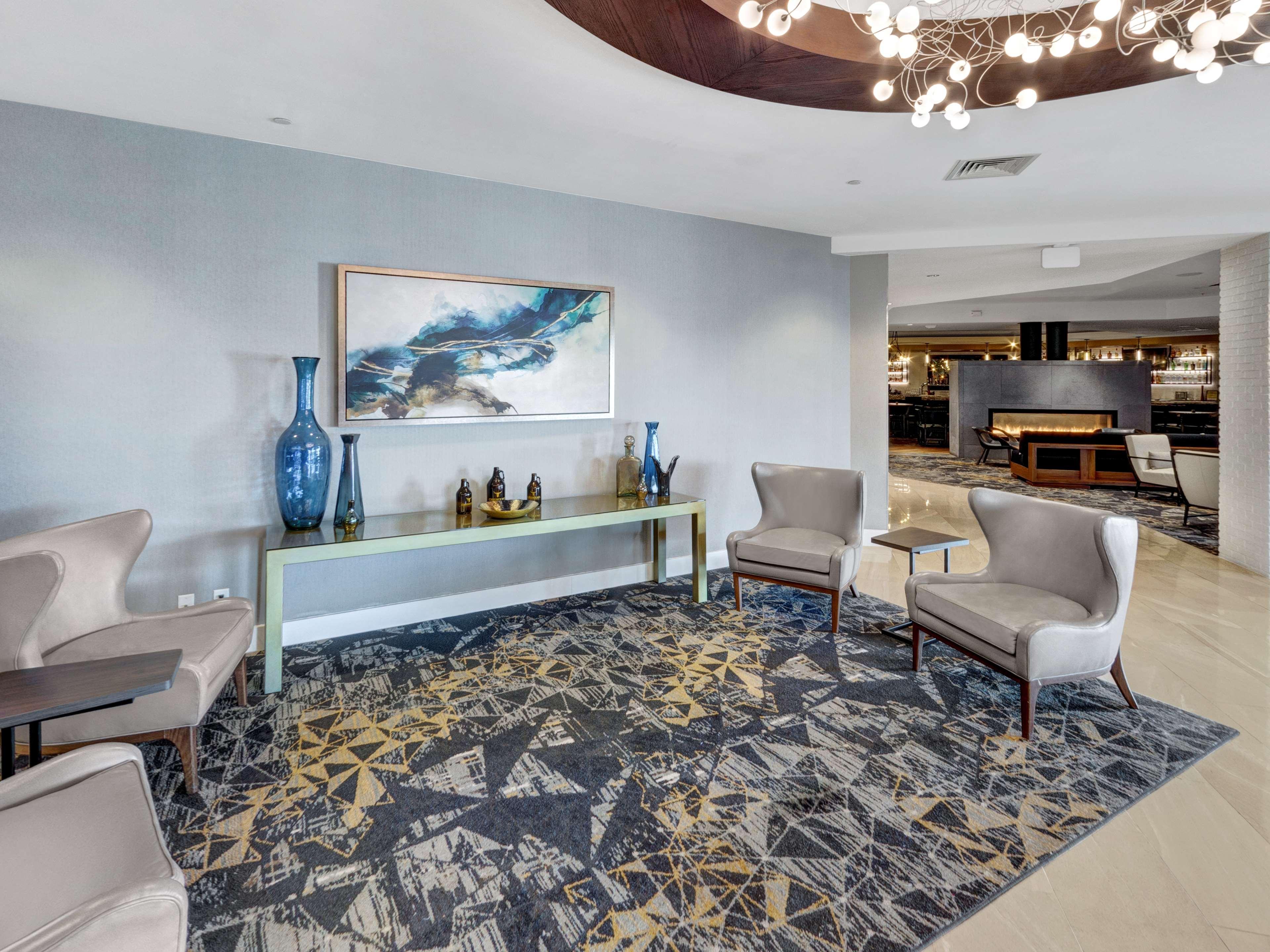 Doubletree By Hilton Wichita Airport Hotel Ngoại thất bức ảnh