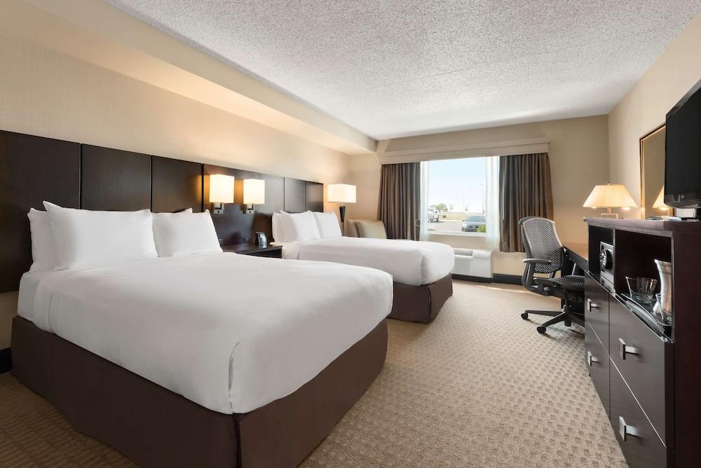 Doubletree By Hilton Wichita Airport Hotel Ngoại thất bức ảnh