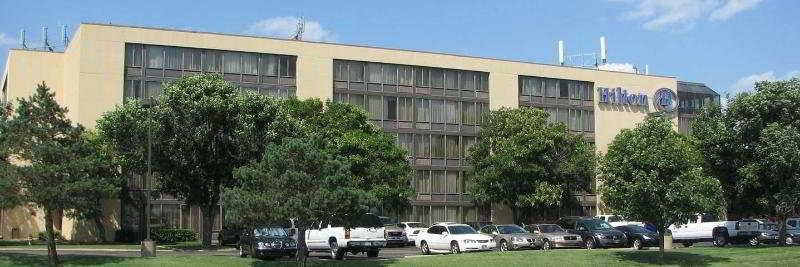 Doubletree By Hilton Wichita Airport Hotel Ngoại thất bức ảnh