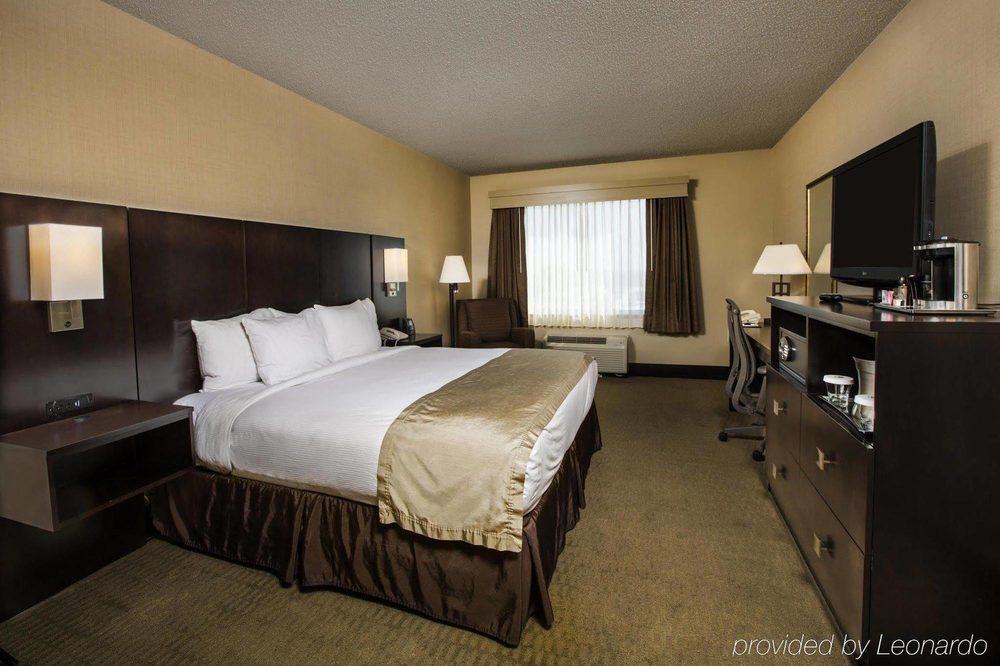 Doubletree By Hilton Wichita Airport Hotel Ngoại thất bức ảnh