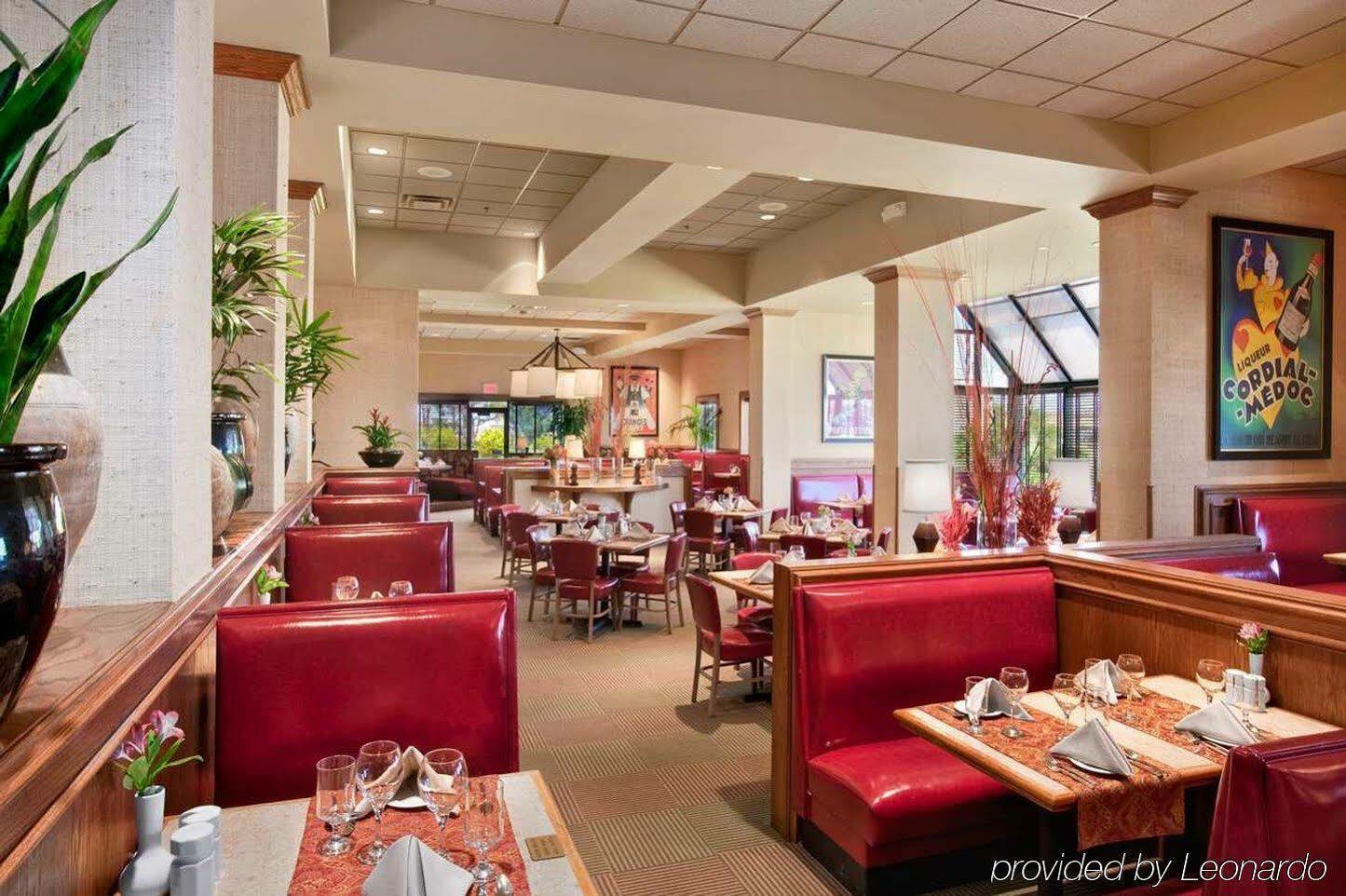 Doubletree By Hilton Wichita Airport Hotel Ngoại thất bức ảnh
